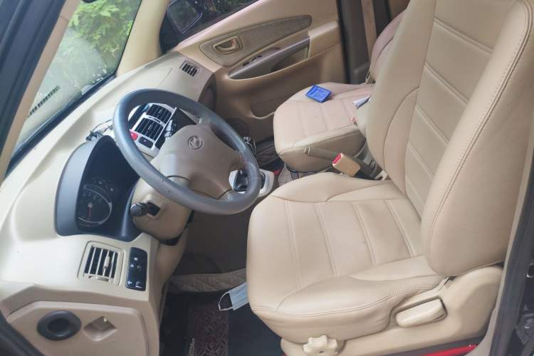 Used Hyundai Tucson 2013 2.0L Manual Two-Wheel Drive Fashion Edition Left Front Seat