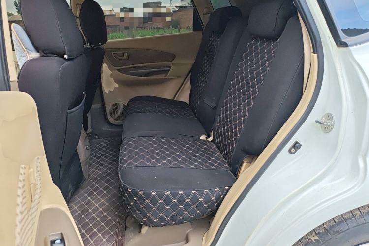 Used Hyundai Tucson 2013 2.0L Manual Two-Wheel Drive Fashion Edition Left Rear Seat