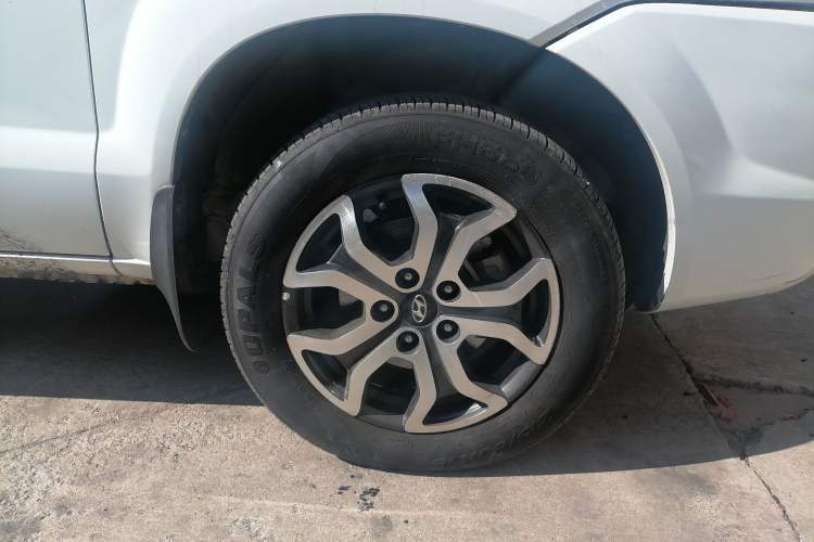 Used Hyundai Tucson 2013 2.0L Manual Two-Wheel Drive Fashion Edition Right Front Wheel Hub