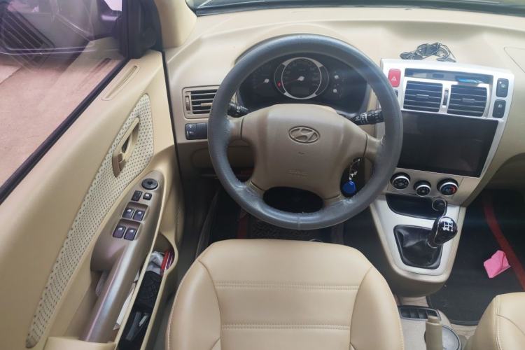Used Hyundai Tucson 2013 2.0L Manual Two-Wheel Drive Fashion Edition Steering Wheel