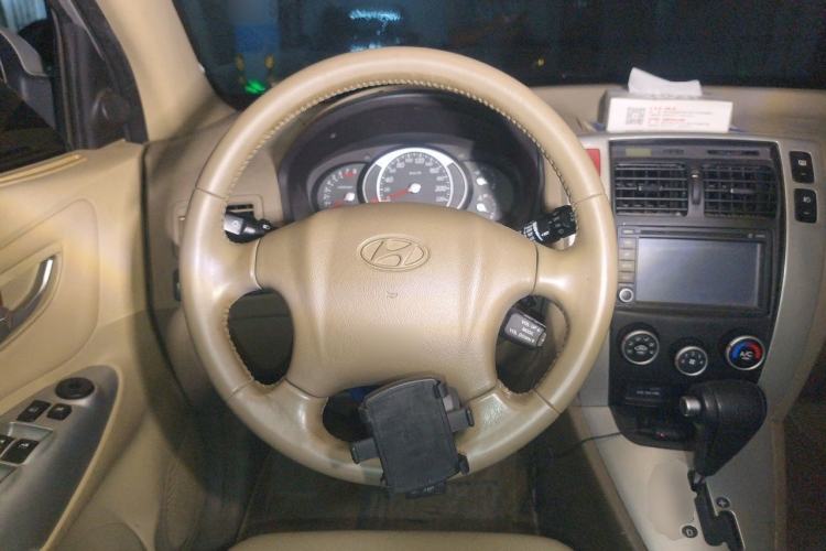 Used Hyundai Tucson 2013 2.0L Automatic Two-Wheel Drive Comfort Version Steering Wheel