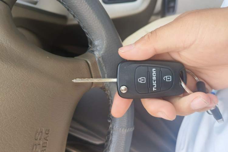 Used Hyundai Tucson 2013 2.0L Manual Two-Wheel Drive Fashion Edition Vehicle Key