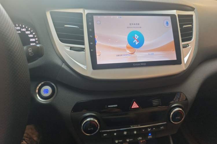 Used Hyundai Tucson 2015 1.6T Dual-Clutch Two-Wheel-Drive Smart Model Audio And AC Panel