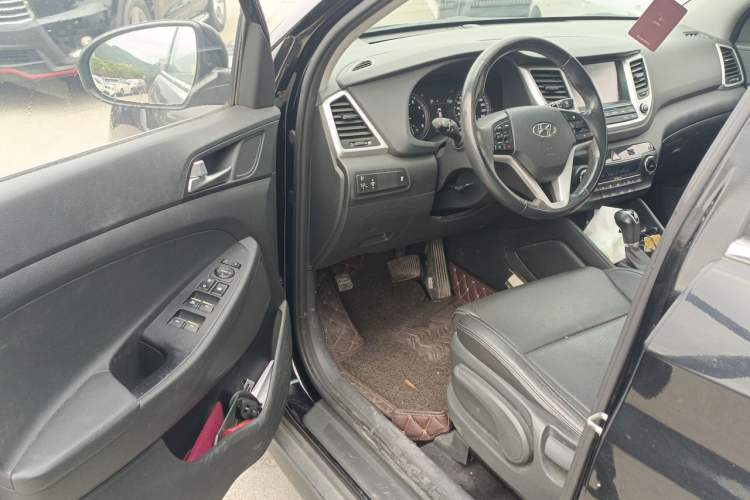 Used Hyundai Tucson 2015 1.6T Dual-Clutch Two-Wheel-Drive Smart Model Driver Seat