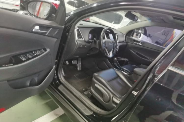 Used Hyundai Tucson 2015 1.6T Dual-Clutch Two-Wheel-Drive Smart Model Driver Seat