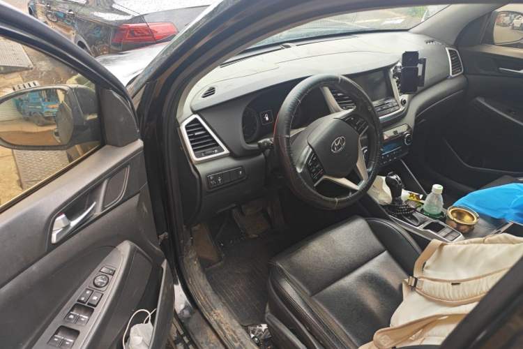 Used Hyundai Tucson 2015 1.6T Dual-Clutch Two-Wheel-Drive Smart Model Driver Seat