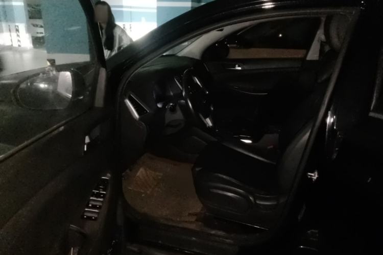 Used Hyundai Tucson 2015 1.6T Dual-Clutch Two-Wheel-Drive Smart Model Driver Seat