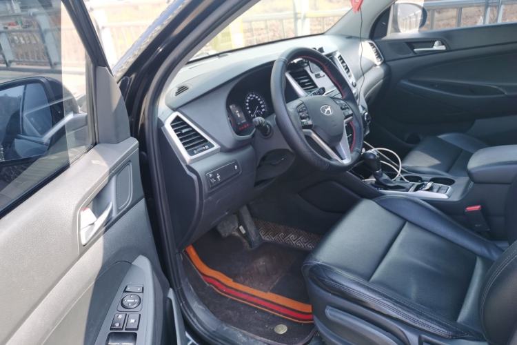 Used Hyundai Tucson 2015 1.6T Dual-Clutch Two-Wheel-Drive Smart Model Driver Seat