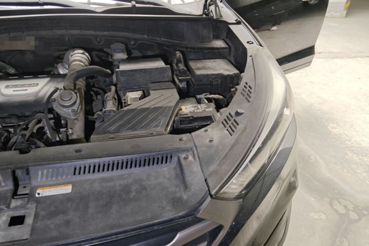 Used Hyundai Tucson 2015 1.6T Dual-Clutch Two-Wheel-Drive Leading Model Engine Bay Left