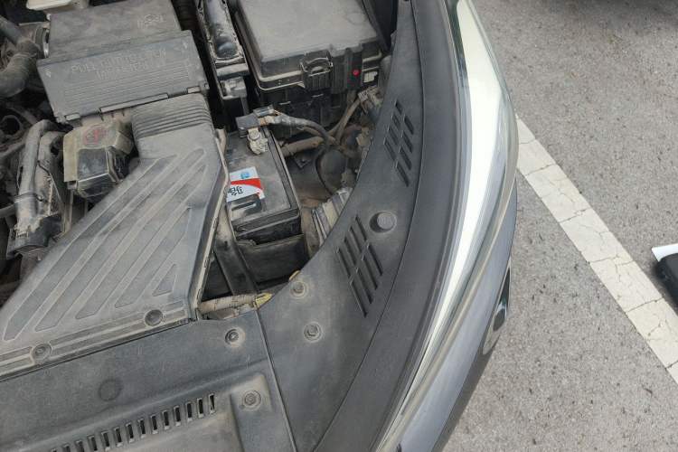 Used Hyundai Tucson 2015 1.6T Dual-Clutch Two-Wheel-Drive Smart Model Engine Bay Left