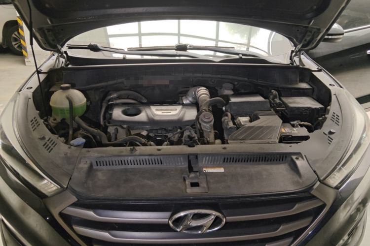 Used Hyundai Tucson 2015 1.6T Dual-Clutch Two-Wheel-Drive Leading Model Engine Bay