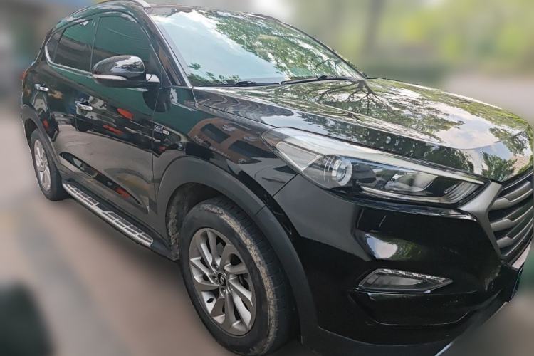 Used Hyundai Tucson 2015 1.6T Dual-Clutch Two-Wheel-Drive Smart Model Front Right 45 Deg