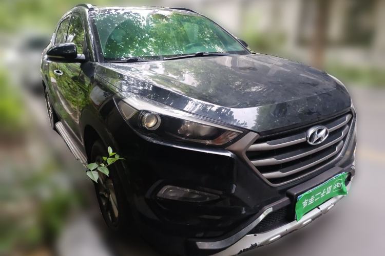 Used Hyundai Tucson 2015 1.6T Dual-Clutch Two-Wheel-Drive Smart Model Front Right 45 Deg