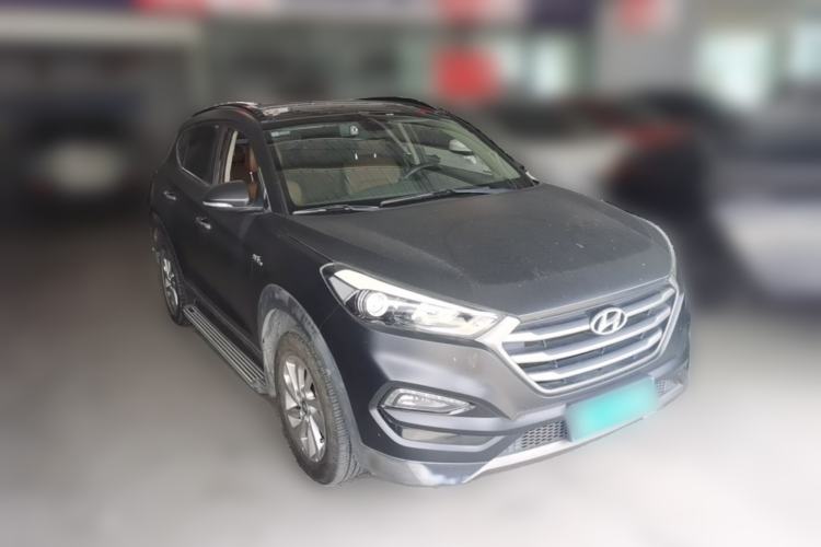 Used Hyundai Tucson 2015 1.6T Dual-Clutch Two-Wheel-Drive Smart Model Front Right 45 Deg