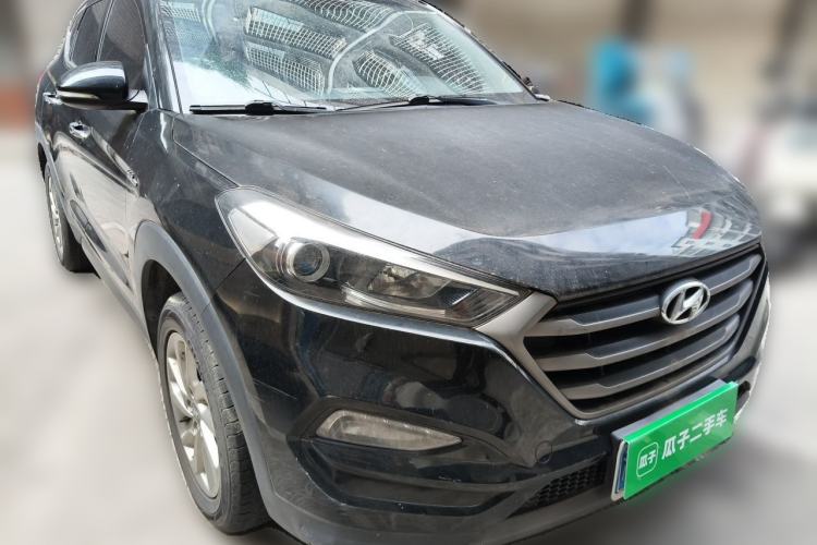 Used Hyundai Tucson 2015 1.6T Dual-Clutch Two-Wheel-Drive Smart Model Front Right 45 Deg