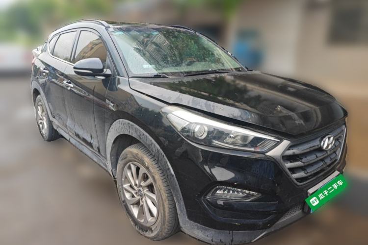 Used Hyundai Tucson 2015 1.6T Dual-Clutch Two-Wheel-Drive Smart Model Front Right 45 Deg