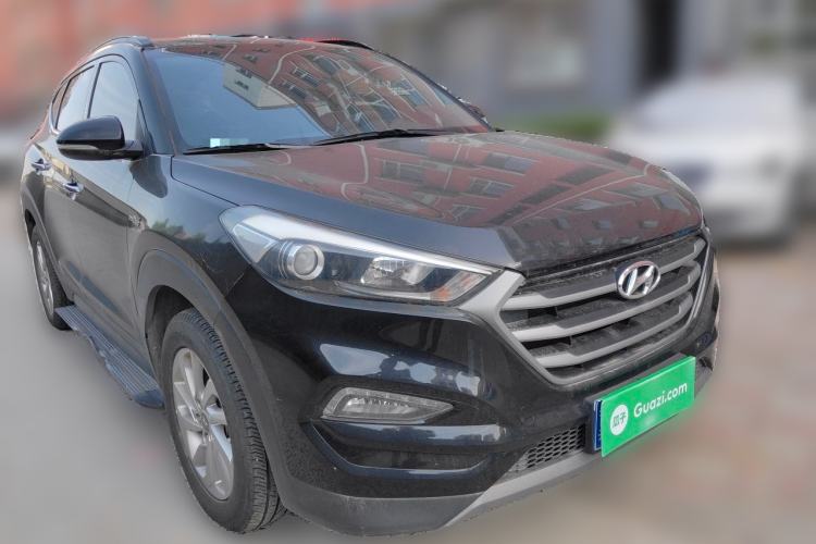 Used Hyundai Tucson 2015 1.6T Dual-Clutch Two-Wheel-Drive Smart Model Front Right 45 Deg