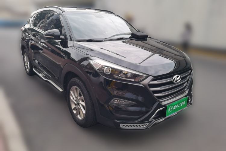 Used Hyundai Tucson 2015 1.6T Dual-Clutch Two-Wheel-Drive Smart Model Front Right 45 Deg