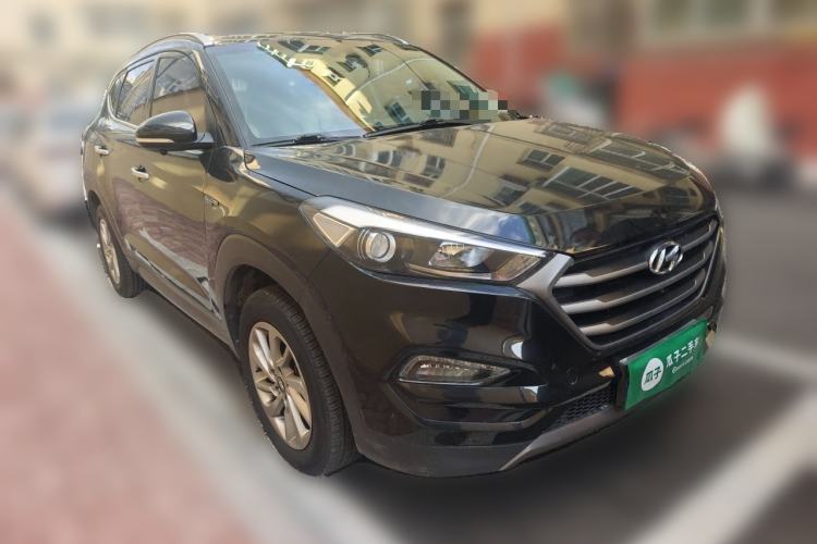 Used Hyundai Tucson 2015 1.6T Dual-Clutch Two-Wheel-Drive Smart Model Front Right 45 Deg