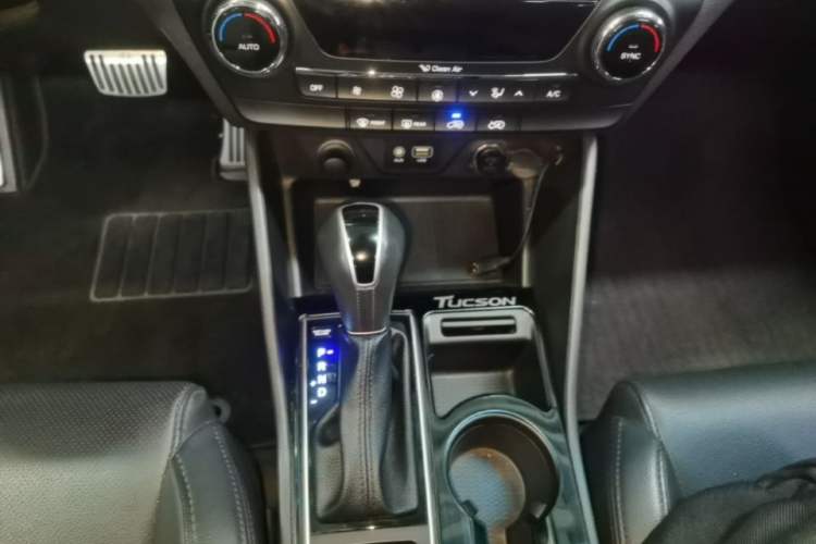 Used Hyundai Tucson 2015 1.6T Dual-Clutch Two-Wheel-Drive Smart Model Gear Lever