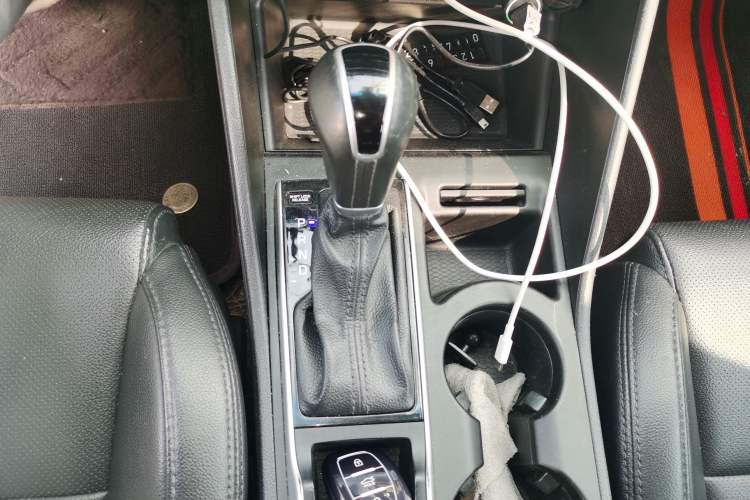 Used Hyundai Tucson 2015 1.6T Dual-Clutch Two-Wheel-Drive Smart Model Gear Lever