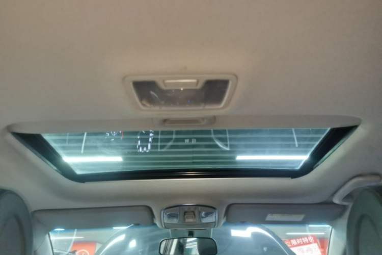Used Hyundai Tucson 2015 1.6T Dual-Clutch Two-Wheel-Drive Smart Model Headliner