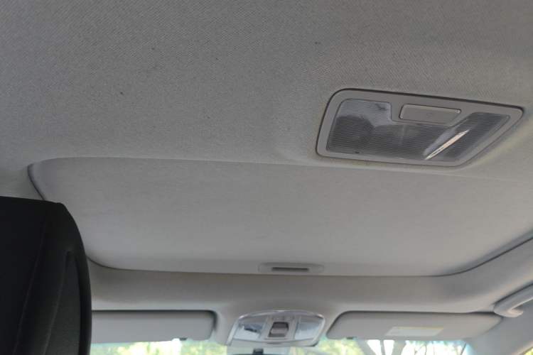 Used Hyundai Tucson 2015 1.6T Dual-Clutch Two-Wheel-Drive Smart Model Headliner