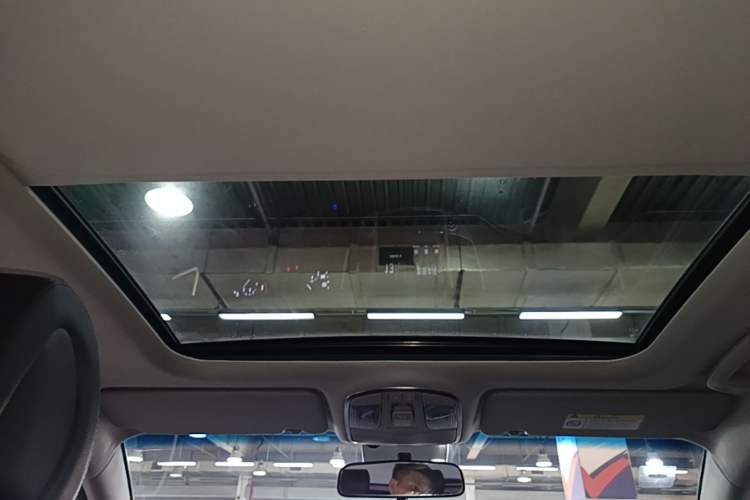 Used Hyundai Tucson 2015 1.6T Dual-Clutch Two-Wheel-Drive Smart Model Headliner