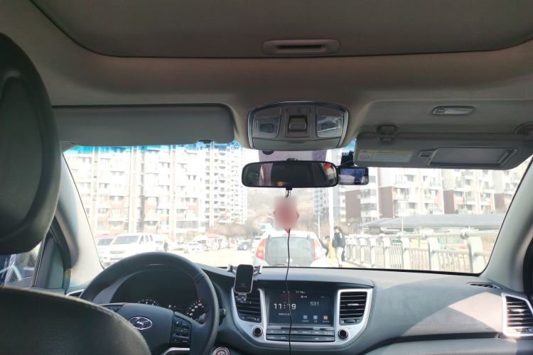 Used Hyundai Tucson 2015 1.6T Dual-Clutch Two-Wheel-Drive Smart Model Headliner