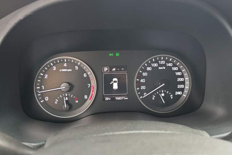 Used Hyundai Tucson 2015 1.6T Dual-Clutch Two-Wheel-Drive Leading Model Instrument Cluster
