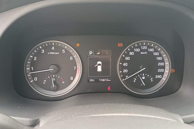 Used Hyundai Tucson 2015 1.6T Dual-Clutch Two-Wheel-Drive Smart Model Instrument Cluster
