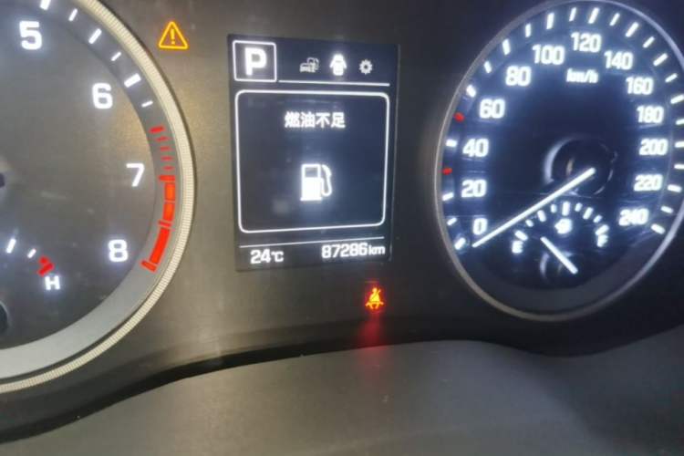 Used Hyundai Tucson 2015 1.6T Dual-Clutch Two-Wheel-Drive Smart Model Instrument Cluster