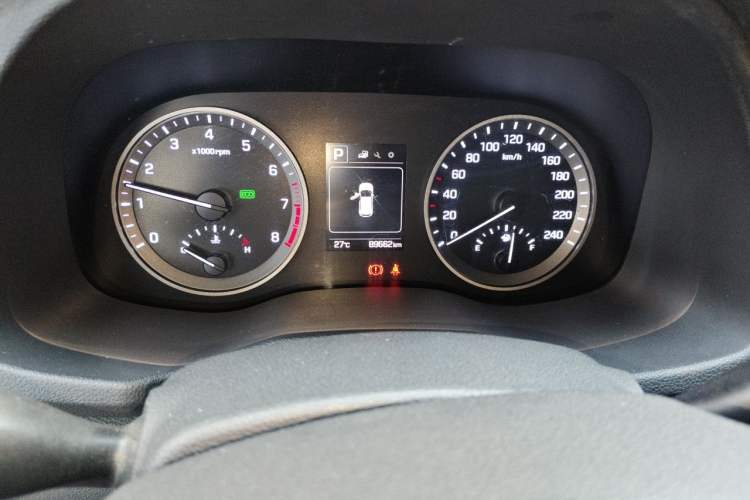 Used Hyundai Tucson 2015 1.6T Dual-Clutch Two-Wheel-Drive Smart Model Instrument Cluster