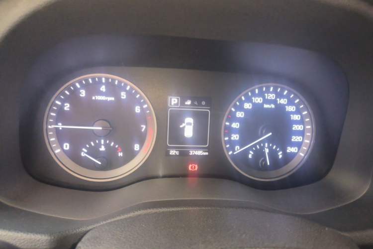 Used Hyundai Tucson 2015 1.6T Dual-Clutch Two-Wheel-Drive Smart Model Instrument Cluster