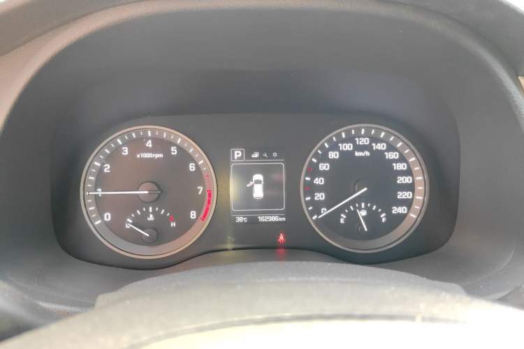 Used Hyundai Tucson 2015 1.6T Dual-Clutch Two-Wheel-Drive Smart Model Instrument Cluster