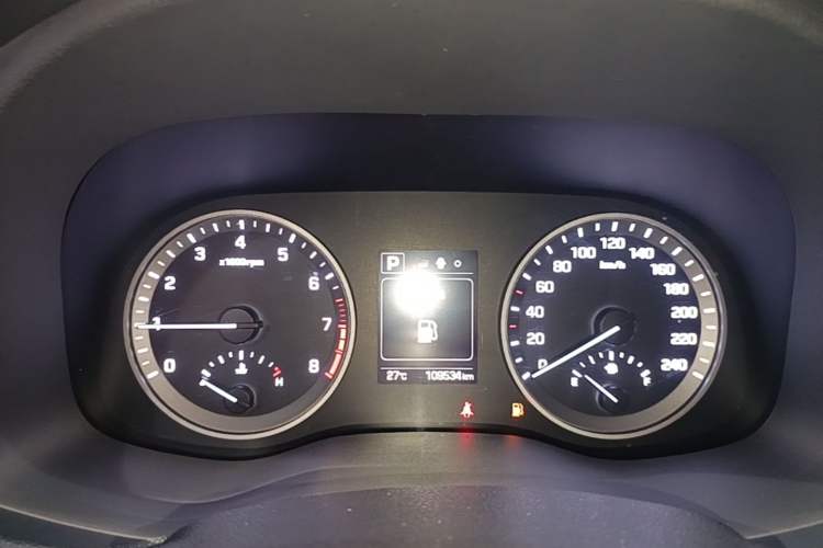 Used Hyundai Tucson 2015 1.6T Dual-Clutch Two-Wheel-Drive Smart Model Instrument Cluster