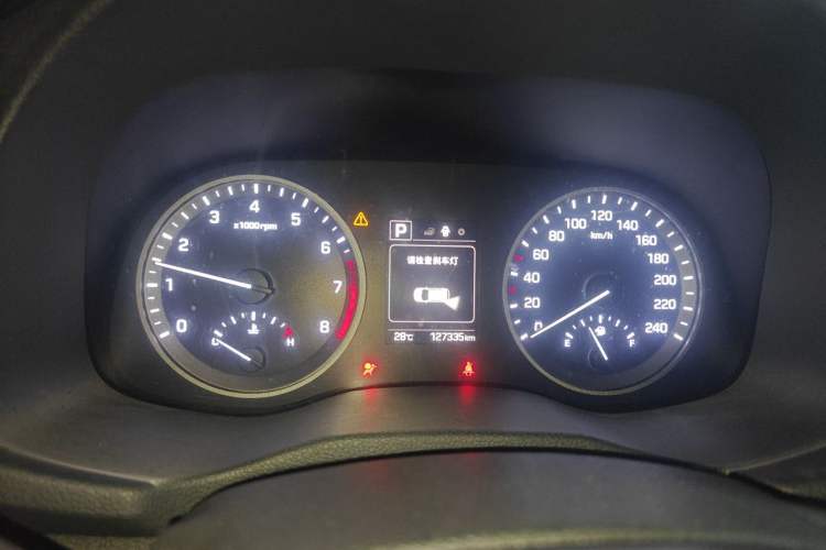 Used Hyundai Tucson 2015 1.6T Dual-Clutch Two-Wheel-Drive Smart Model Instrument Cluster