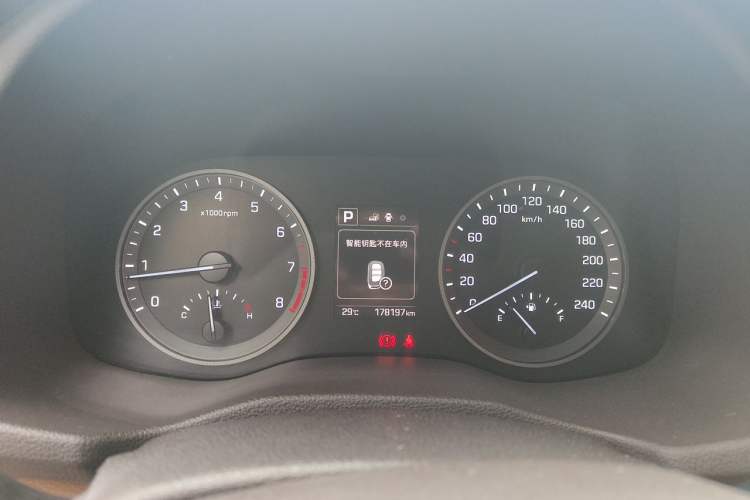 Used Hyundai Tucson 2015 1.6T Dual-Clutch Two-Wheel-Drive Smart Model Instrument Cluster