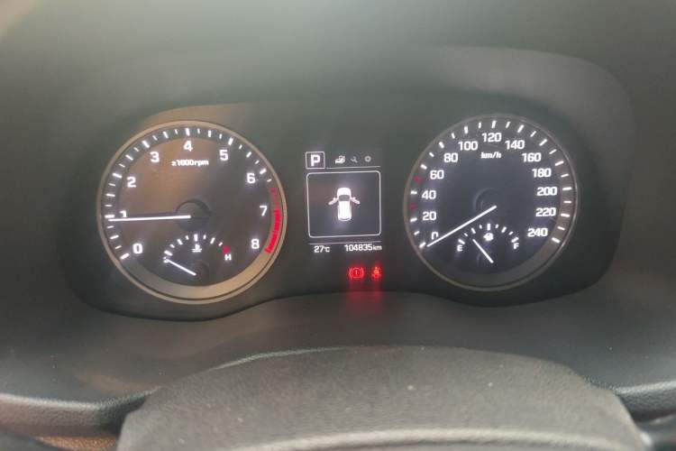Used Hyundai Tucson 2015 1.6T Dual-Clutch Two-Wheel-Drive Smart Model Instrument Cluster