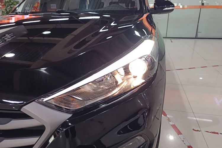 Used Hyundai Tucson 2015 1.6T Dual-Clutch Two-Wheel-Drive Smart Model Left Front Headlight