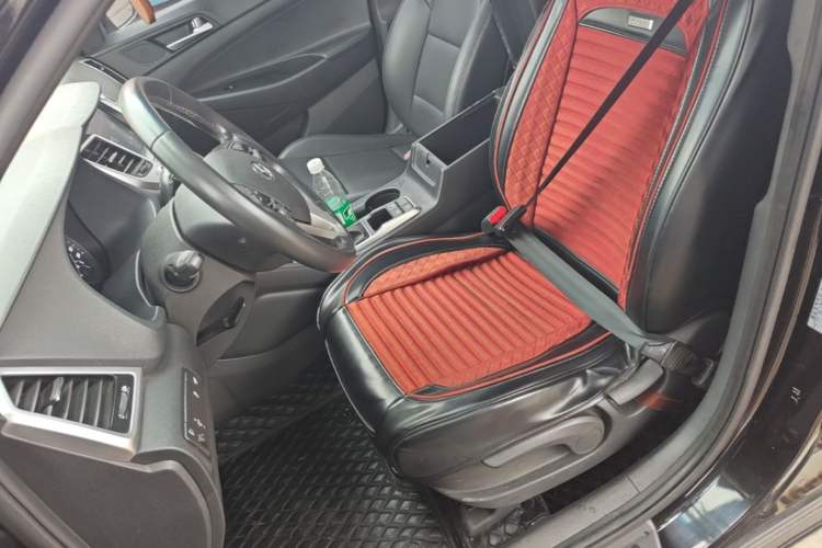Used Hyundai Tucson 2015 1.6T Dual-Clutch Two-Wheel-Drive Leading Model Left Front Seat