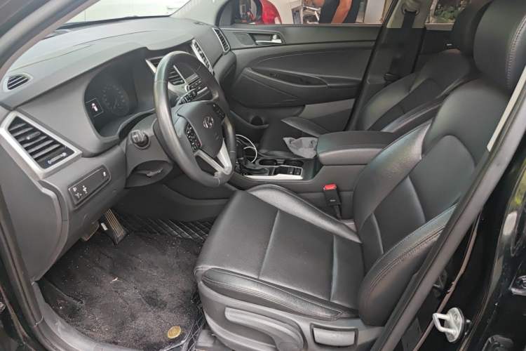 Used Hyundai Tucson 2015 1.6T Dual-Clutch Two-Wheel-Drive Smart Model Left Front Seat