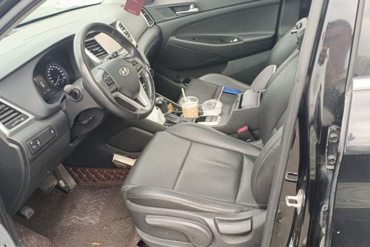 Used Hyundai Tucson 2015 1.6T Dual-Clutch Two-Wheel-Drive Smart Model Left Front Seat