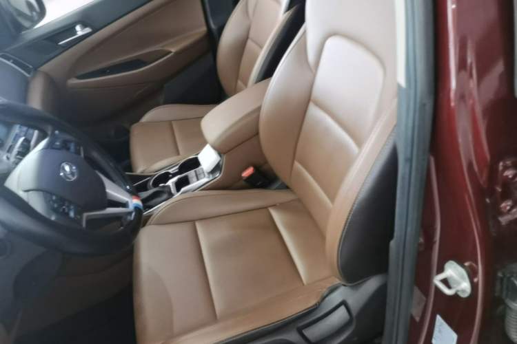 Used Hyundai Tucson 2015 1.6T Dual-Clutch Two-Wheel-Drive Smart Model Left Front Seat