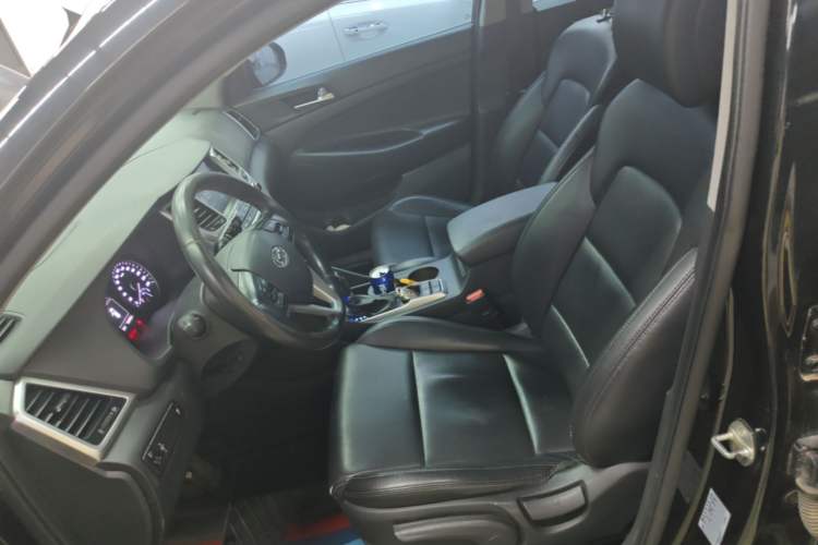Used Hyundai Tucson 2015 1.6T Dual-Clutch Two-Wheel-Drive Smart Model Left Front Seat