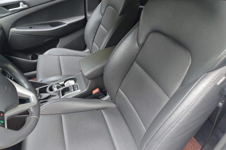 Used Hyundai Tucson 2015 1.6T Dual-Clutch Two-Wheel-Drive Smart Model Left Front Seat