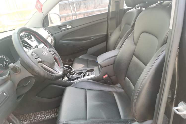 Used Hyundai Tucson 2015 1.6T Dual-Clutch Two-Wheel-Drive Smart Model Left Front Seat