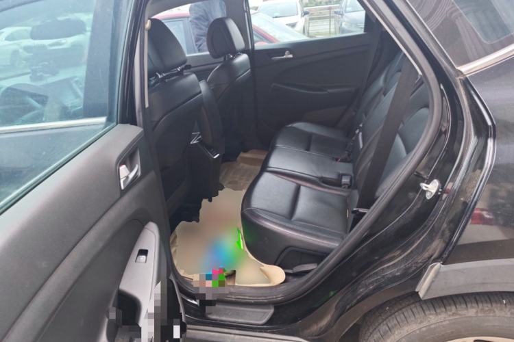 Used Hyundai Tucson 2015 1.6T Dual-Clutch Two-Wheel-Drive Smart Model Left Rear Seat