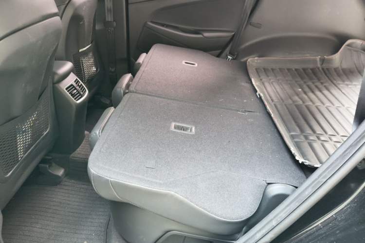 Used Hyundai Tucson 2015 1.6T Dual-Clutch Two-Wheel-Drive Smart Model Left Rear Seat