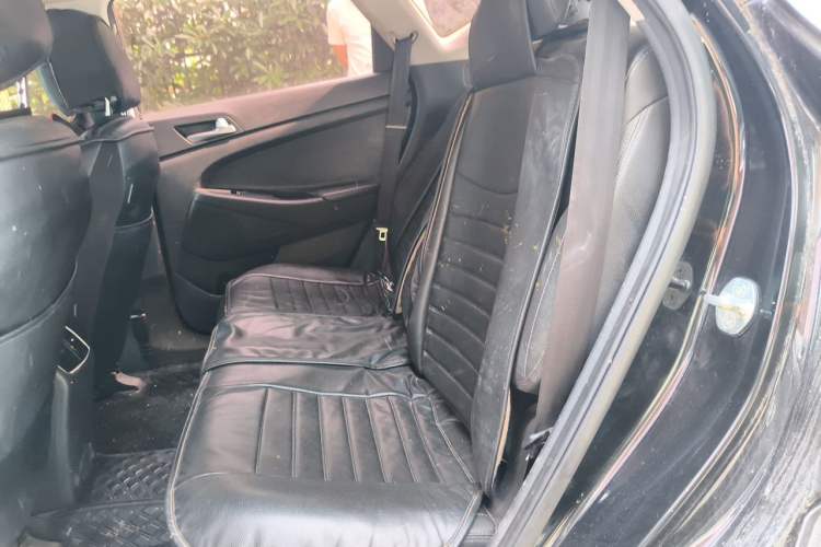 Used Hyundai Tucson 2015 1.6T Dual-Clutch Two-Wheel-Drive Smart Model Left Rear Seat